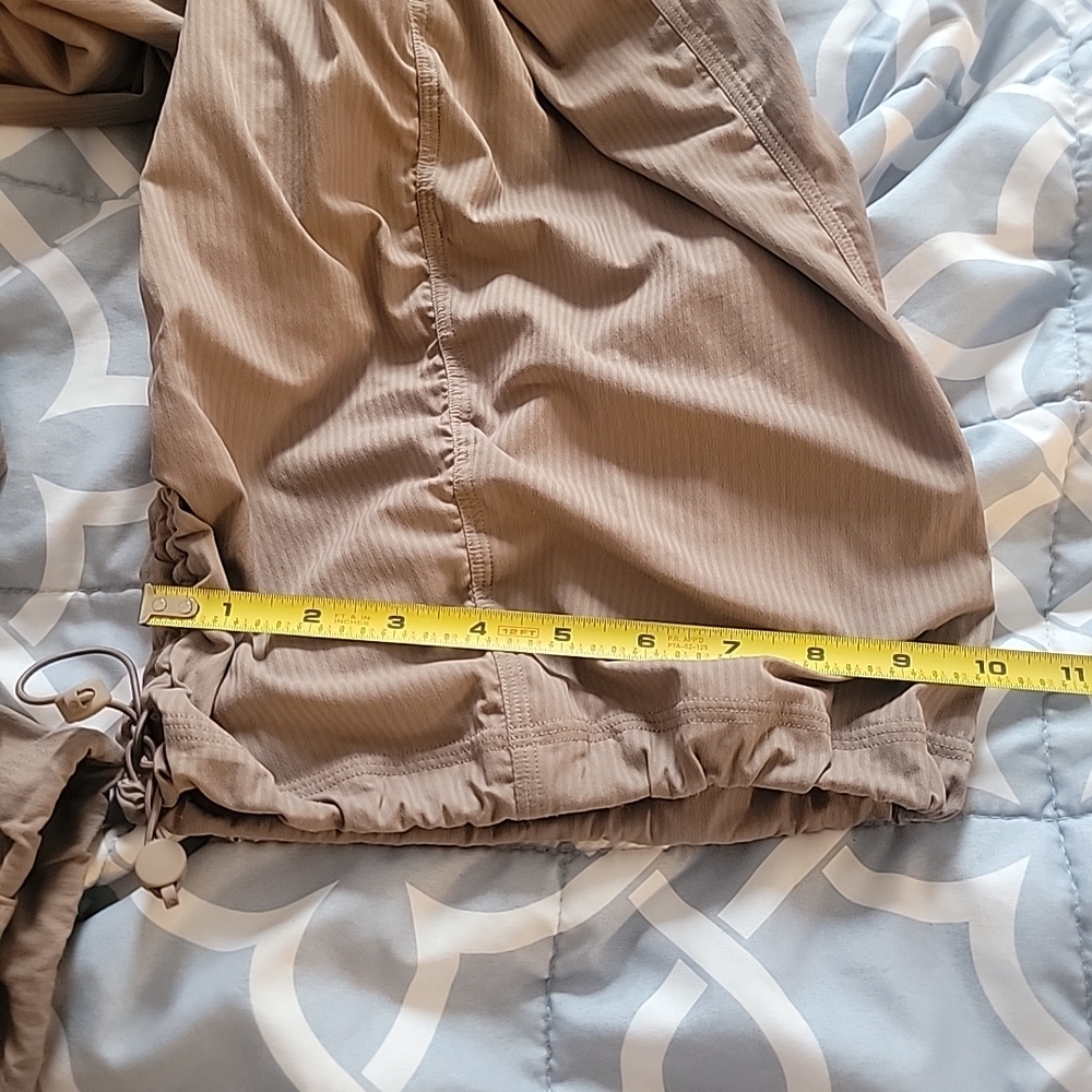 Lululemon Dance Studio Relaxed Fit Mid-Rise Cargo Pants TAUPETASTIC Sz XL - Picture 12 of 13